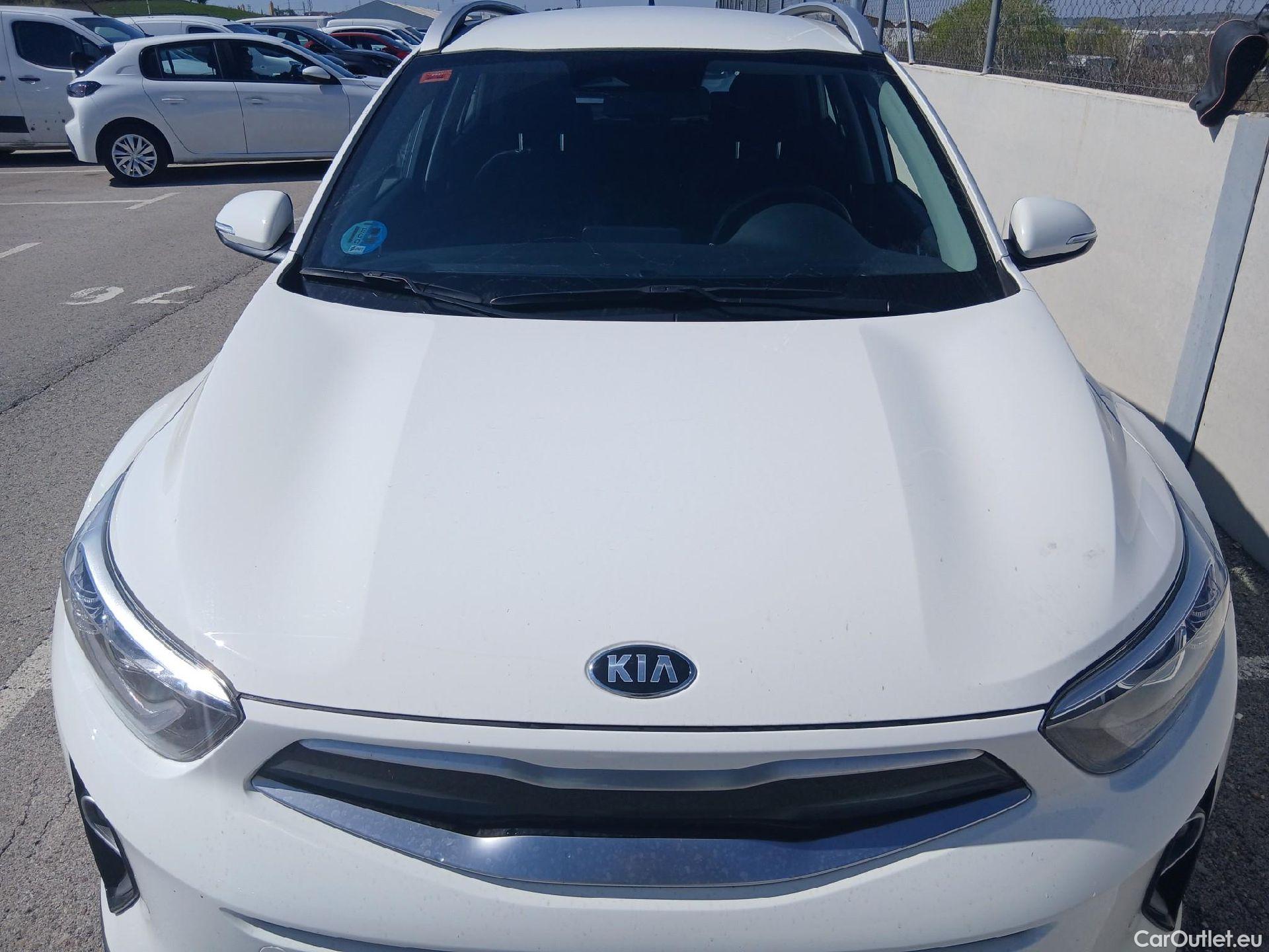  KIA  STONIC KIA  / 2017 / 5P / todoterreno 1.0 T-GDi 74kW (100CV) MHEV iMT Drive #4