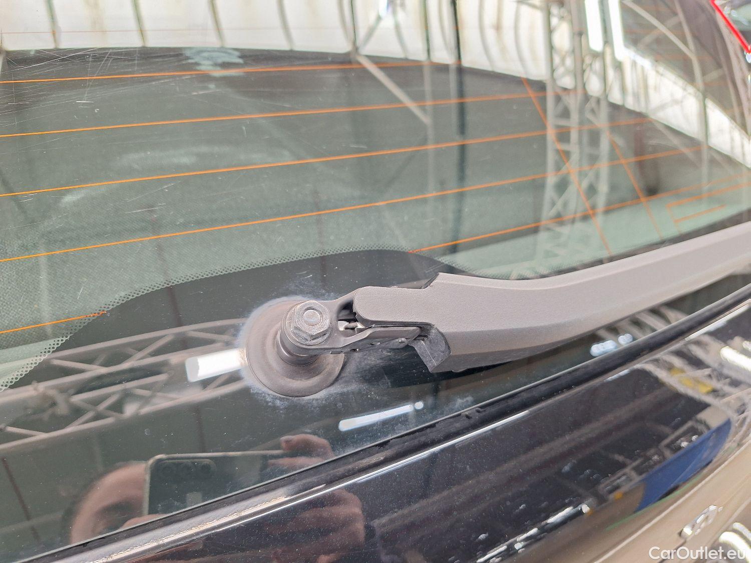  Volvo  XC 40 Volvo, XC40 '17, Volvo XC40 T3 Geartronic R-Design 5d #95