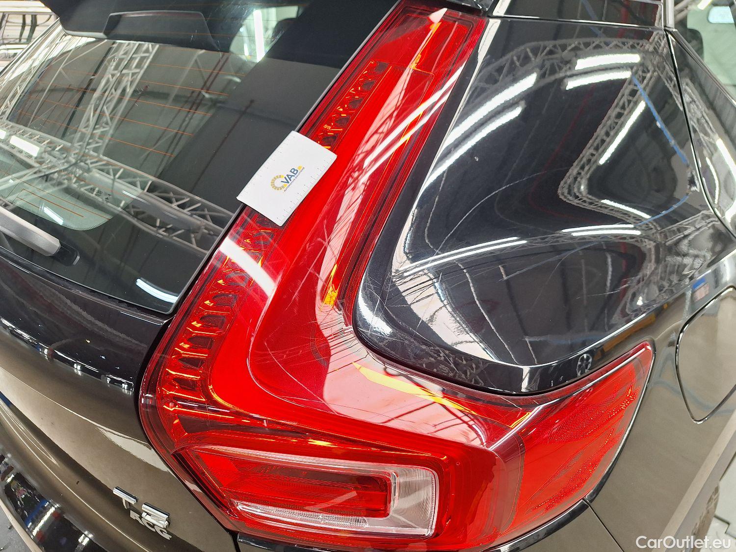  Volvo  XC 40 Volvo, XC40 '17, Volvo XC40 T3 Geartronic R-Design 5d #45