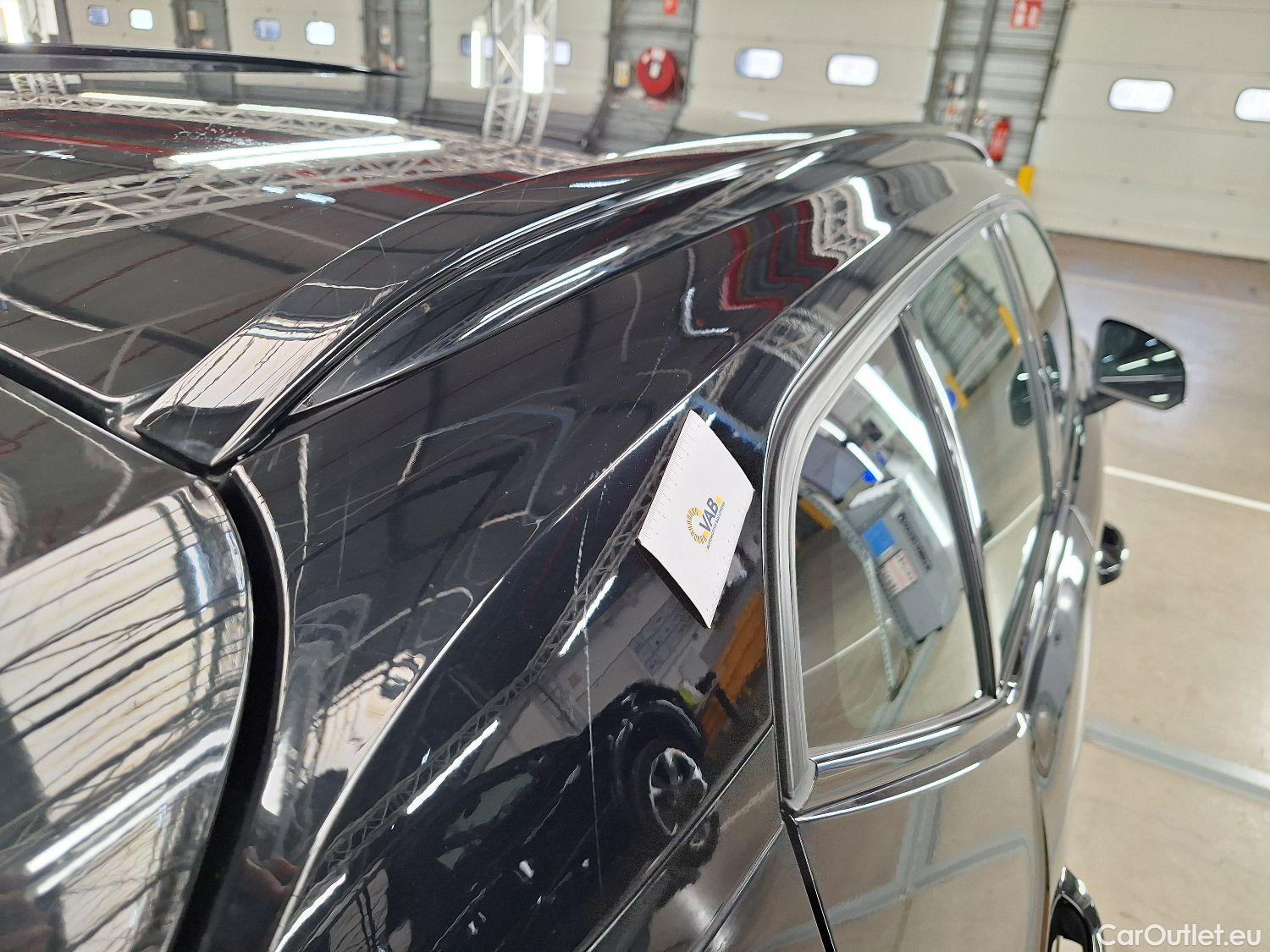  Volvo  XC 40 Volvo, XC40 '17, Volvo XC40 T3 Geartronic R-Design 5d #48