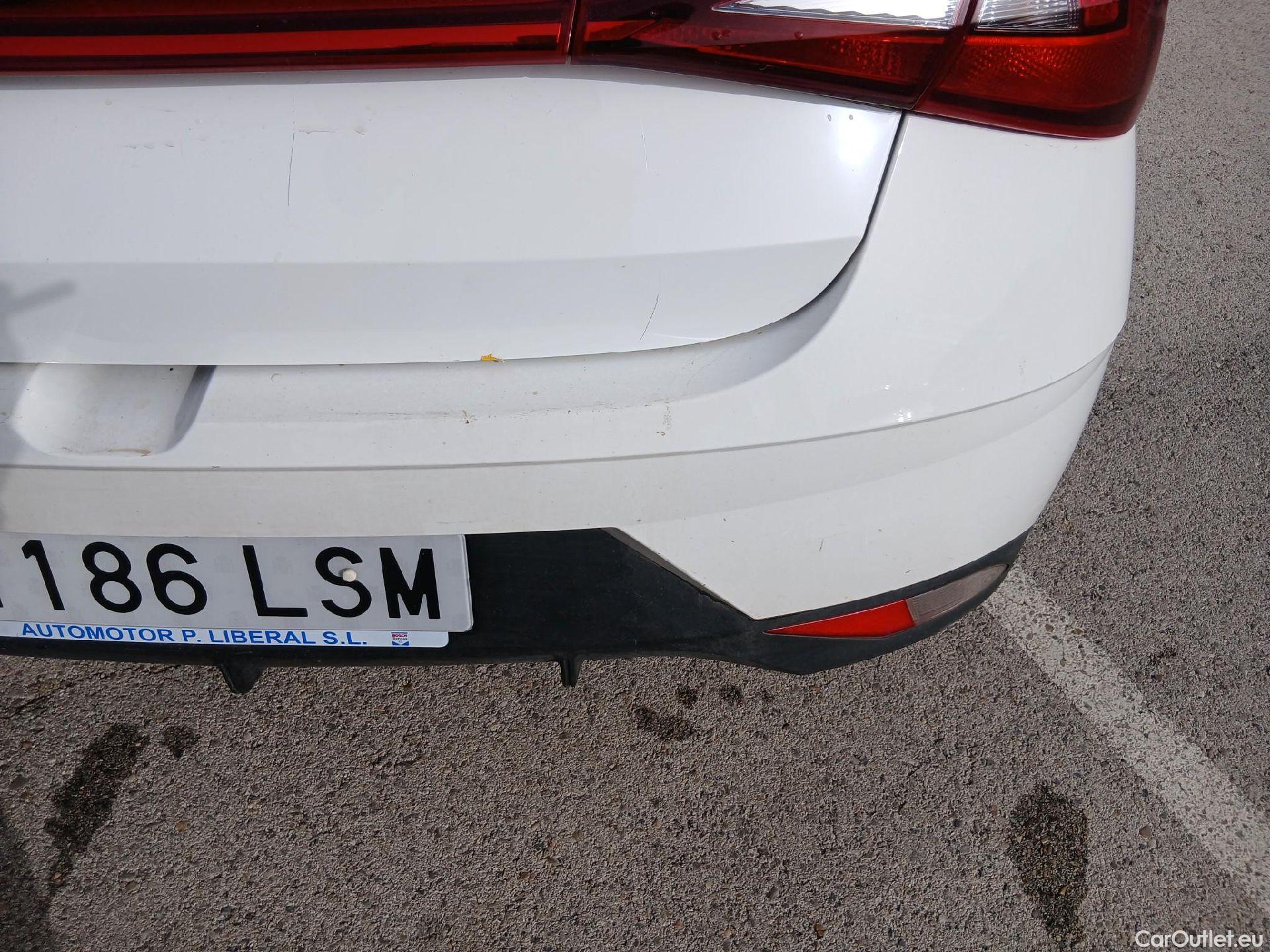  Hyundai  i20 HYUNDAI  / 2020 / 5P / berlina con portón 1.0 TGDI 74kW (100CV) 48V Essence #30