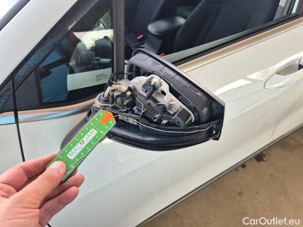  KIA  Sportage KIA  / 2022 / 5P / todoterreno 1.6 T-GDi 110kW (150CV) Concept 4x2 #4