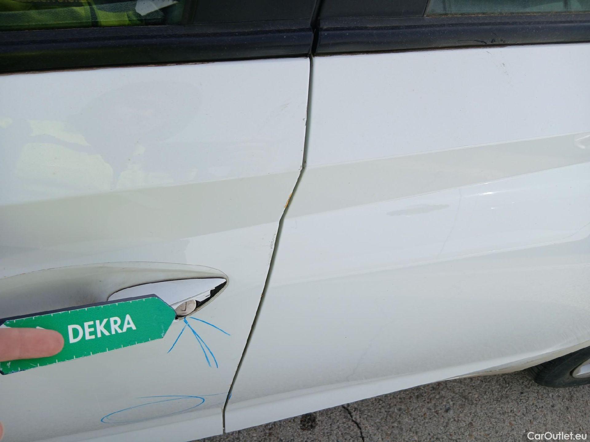  Hyundai  i20 HYUNDAI  / 2020 / 5P / berlina con portón 1.0 TGDI 74kW (100CV) 48V Essence #25