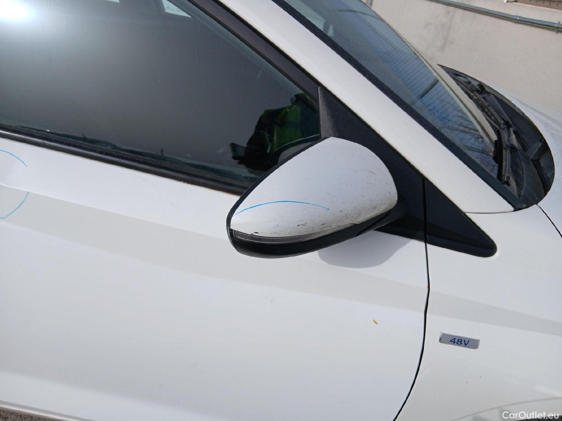  Hyundai  i20 HYUNDAI  / 2020 / 5P / berlina con portón 1.0 TGDI 74kW (100CV) 48V Essence #35