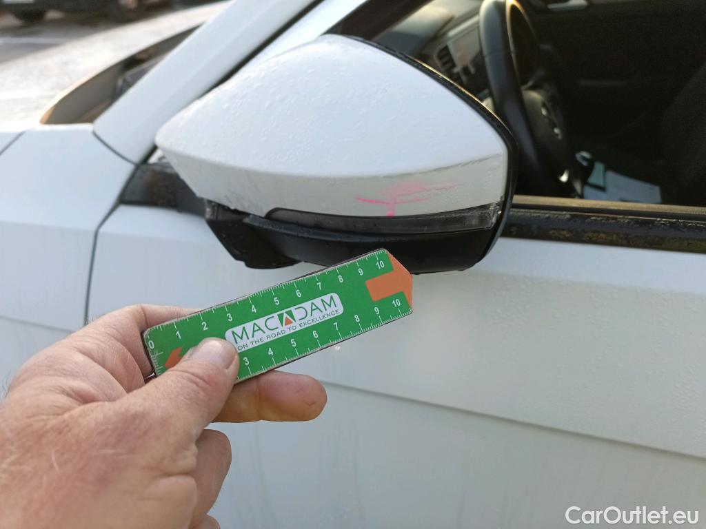  Volkswagen  T-ROC VOLKSWAGEN  / 2017 / 5P / todoterreno Advance 2.0 TDI 85kW (115CV) #18