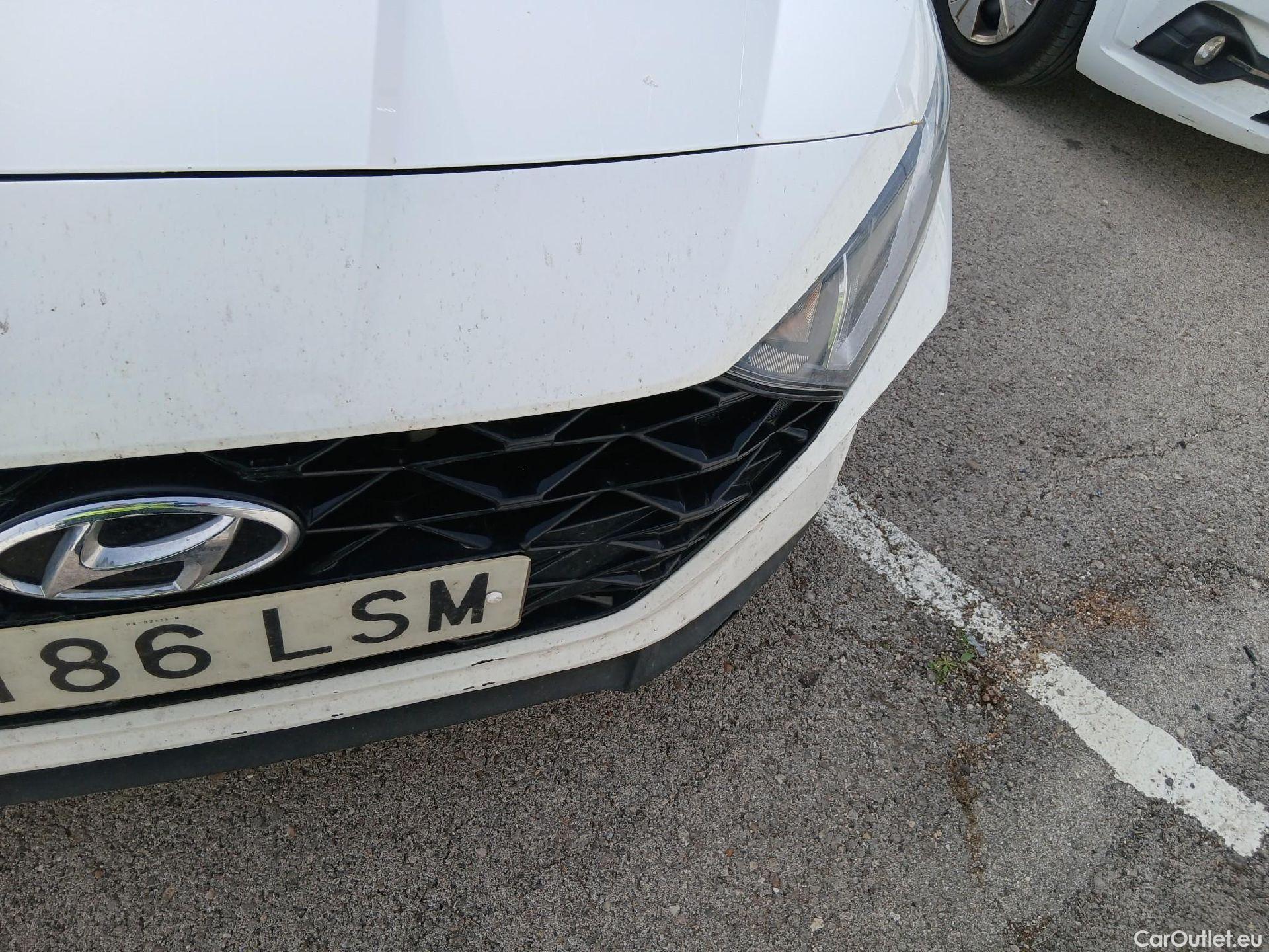  Hyundai  i20 HYUNDAI  / 2020 / 5P / berlina con portón 1.0 TGDI 74kW (100CV) 48V Essence #20