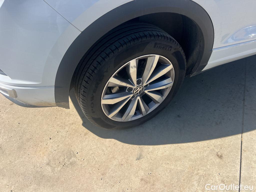  Volkswagen  T-ROC VOLKSWAGEN  / 2017 / 5P / todoterreno Advance R-Line 2.0 TDI 85kW (115CV) #3