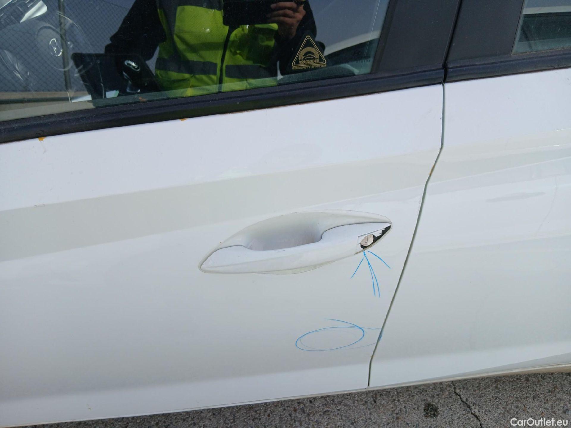  Hyundai  i20 HYUNDAI  / 2020 / 5P / berlina con portón 1.0 TGDI 74kW (100CV) 48V Essence #26