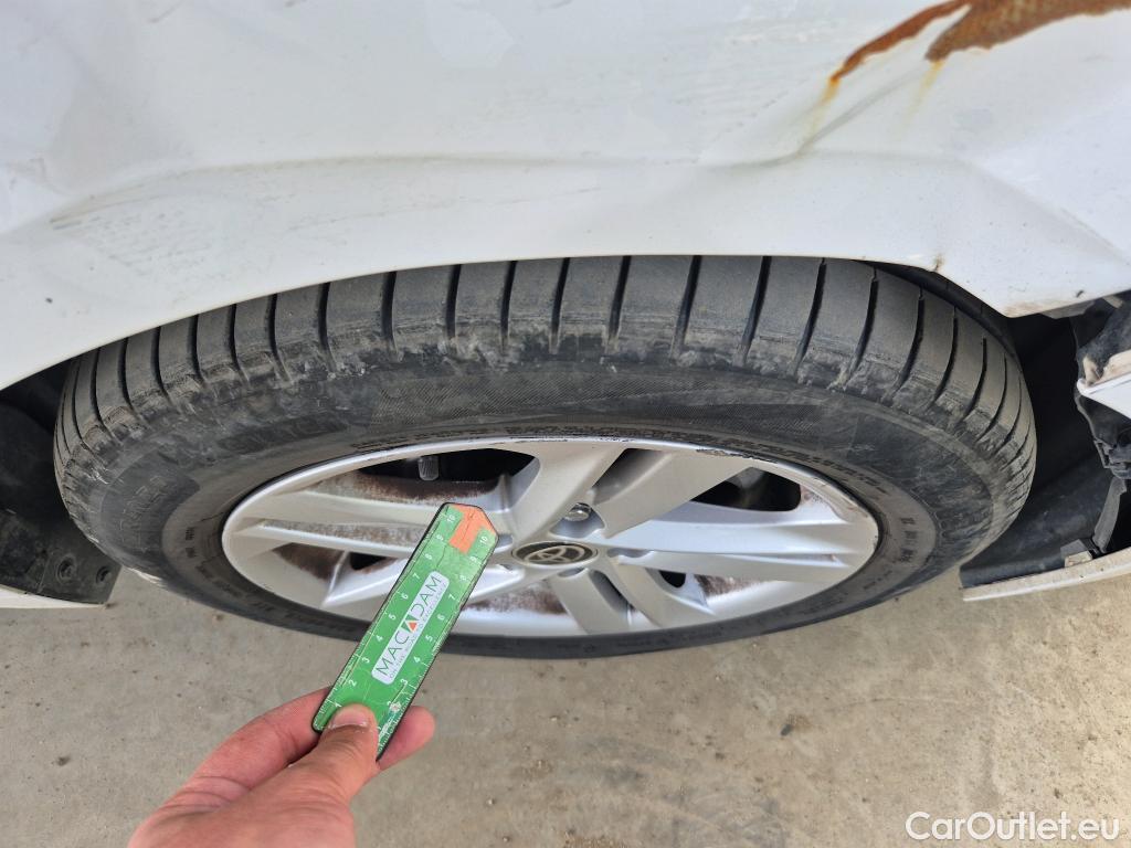  Toyota  Corolla TOYOTA  1.8 125H ACTIVE TECH E-CVT #13