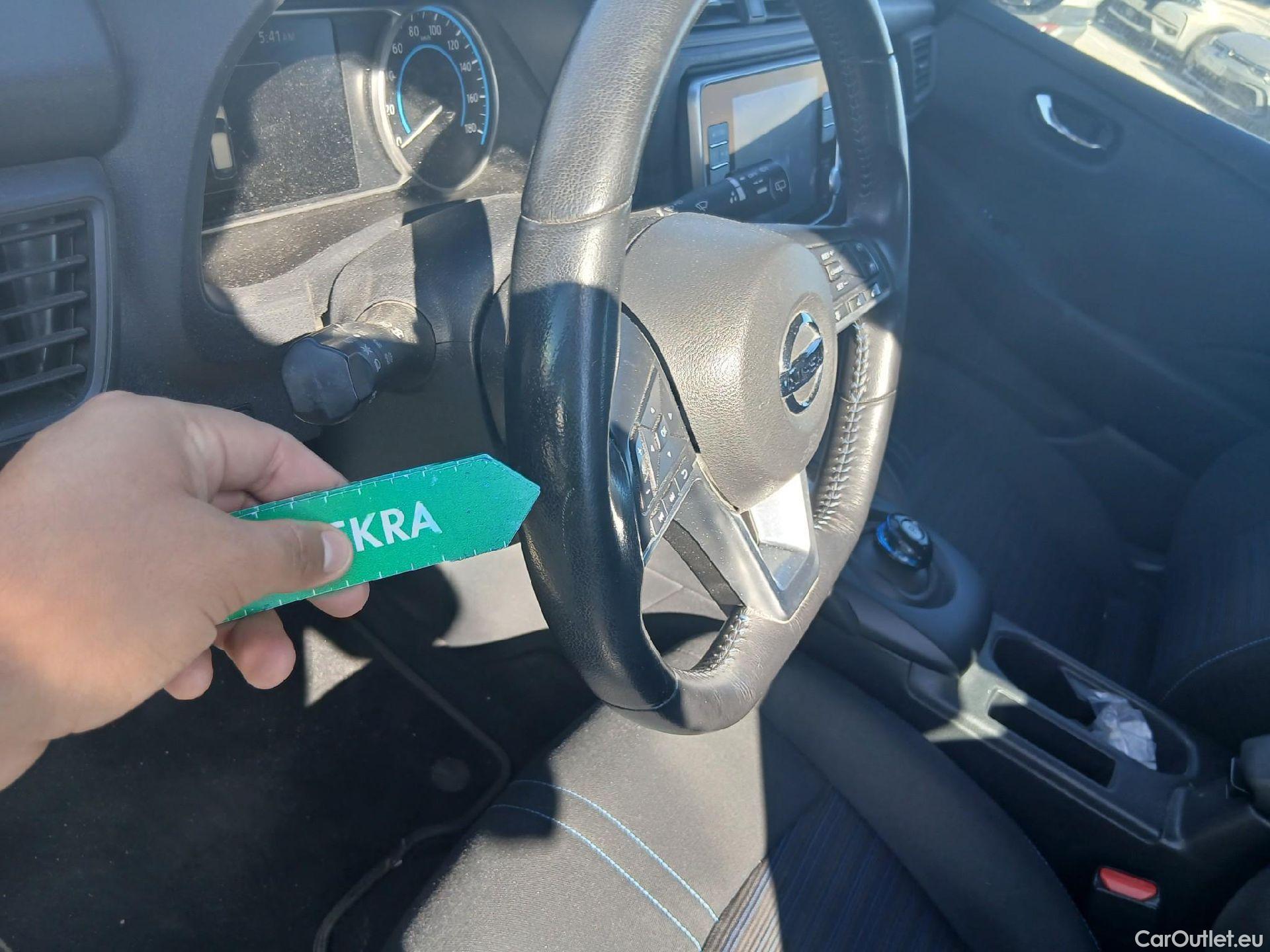  Nissan  Leaf NISSAN  / 2017 / 5P / berlina con portón 40kWh Acenta #5