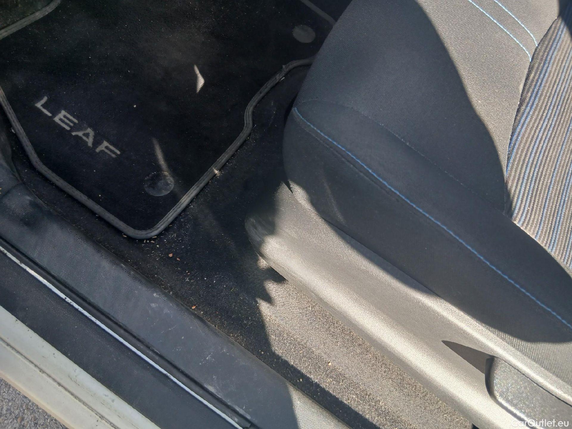  Nissan  Leaf NISSAN  / 2017 / 5P / berlina con portón 40kWh Acenta #2