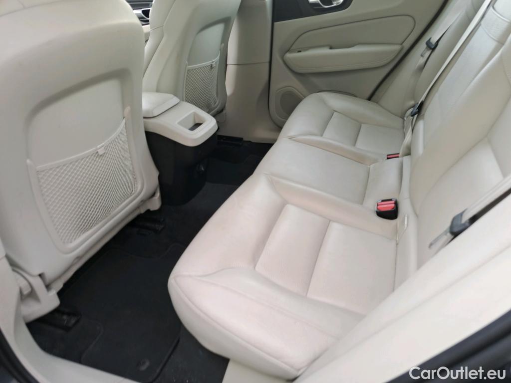  Volvo  XC60 VOLVO  / 2017 / 5P / todoterreno 2.0 T4 Business Plus Auto (CX) #19