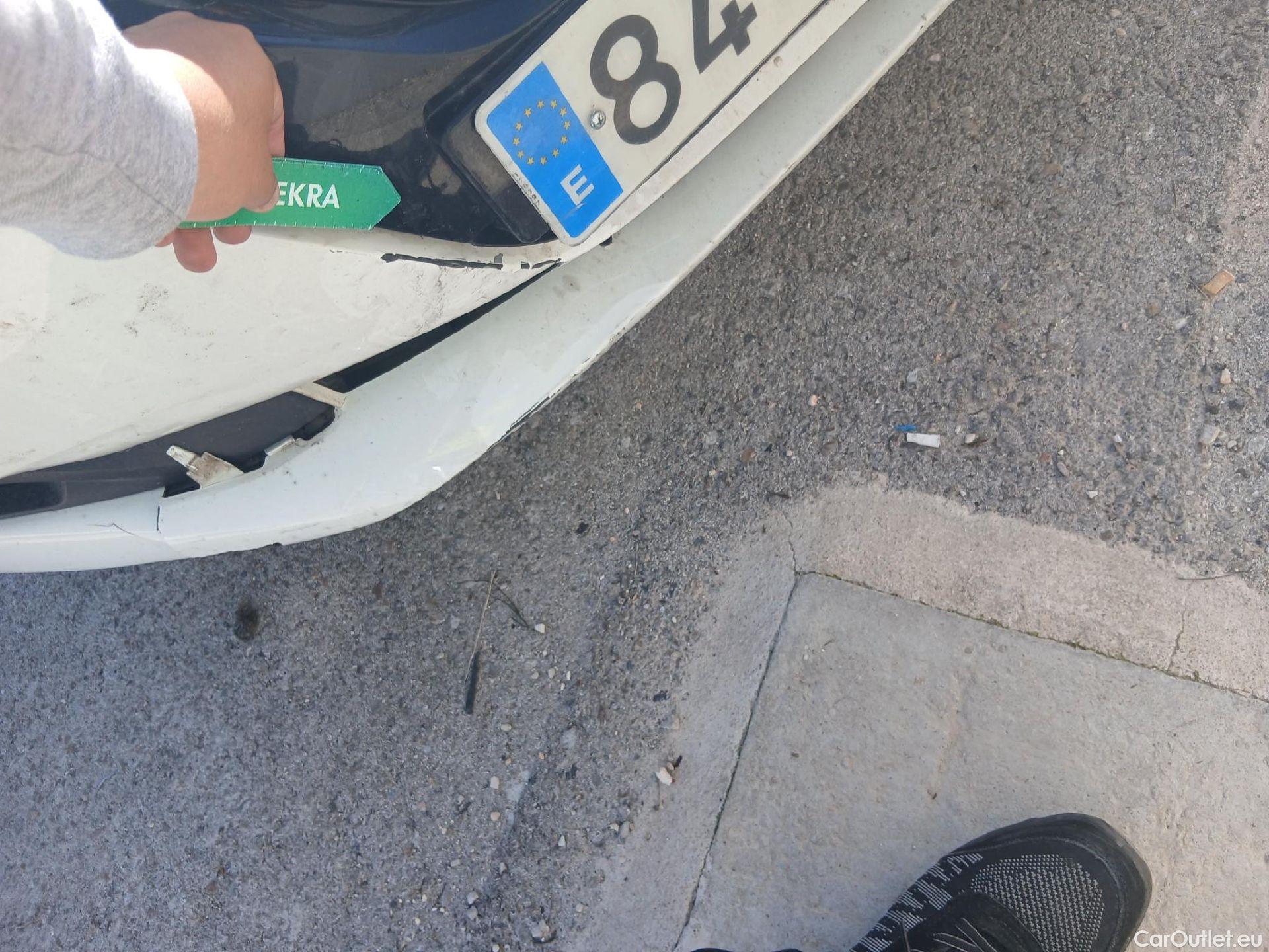  Nissan  Leaf NISSAN  / 2017 / 5P / berlina con portón 40kWh Acenta #8