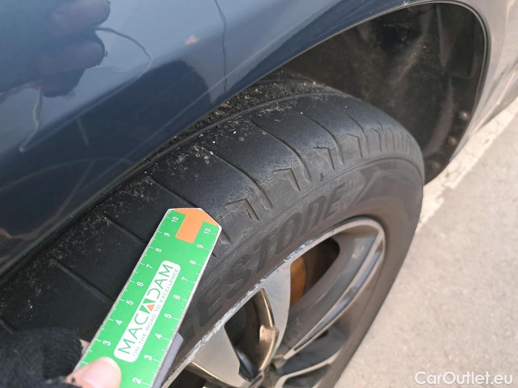  Volvo  XC60 VOLVO  / 2017 / 5P / todoterreno 2.0 T4 Business Plus Auto (CX) #2