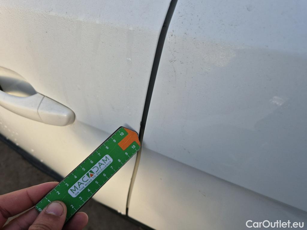  Peugeot  5008 PEUGEOT  / 2017 / 5P / todoterreno GT Line 1.6 PureTech 132kW (180CV) EAT8 #19