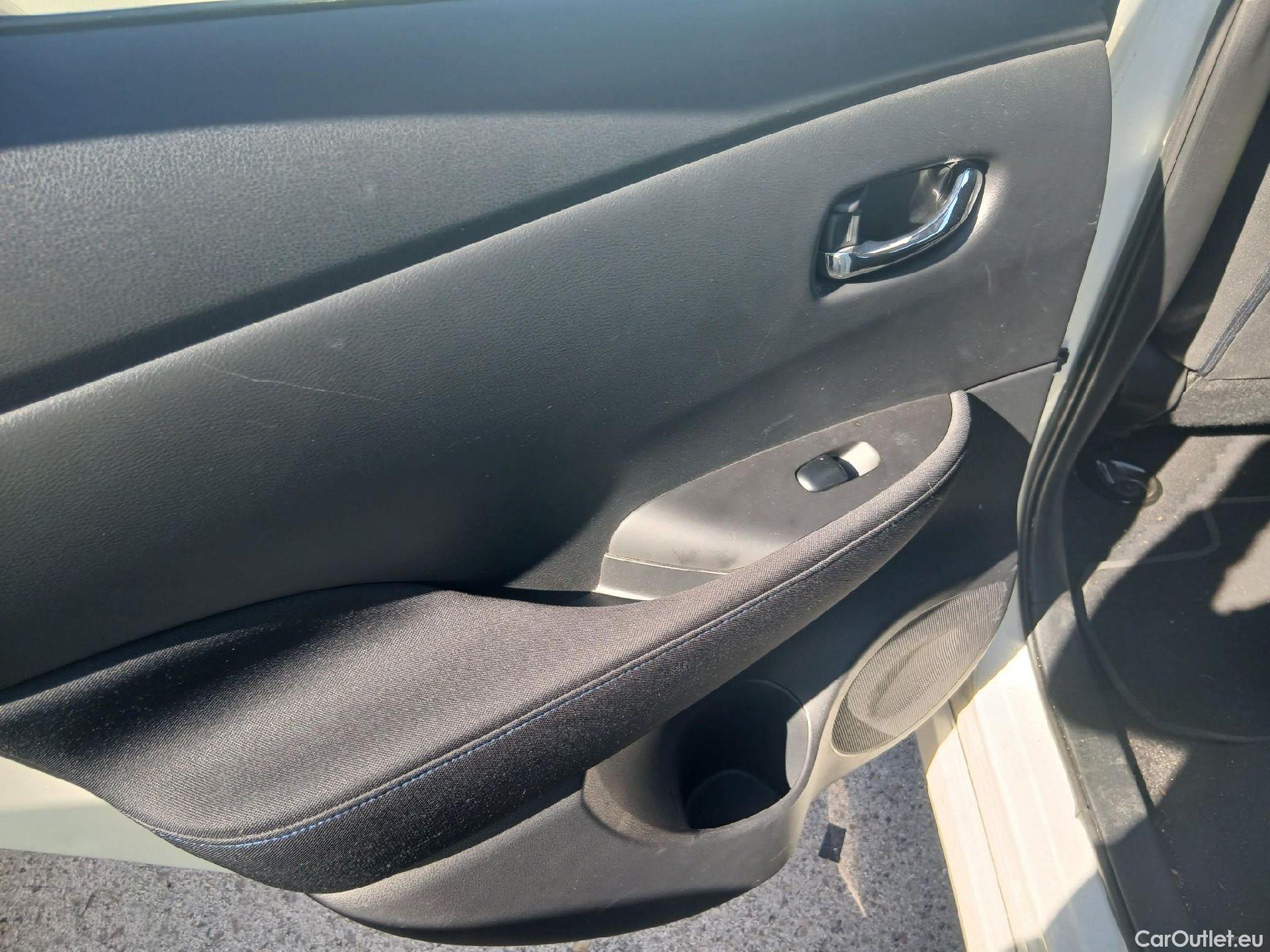  Nissan  Leaf NISSAN  / 2017 / 5P / berlina con portón 40kWh Acenta #1