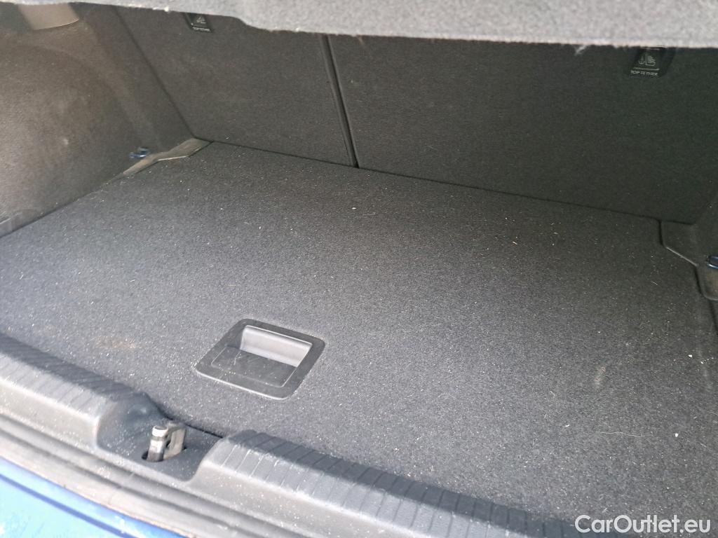  Volkswagen  Polo VOLKSWAGEN  / 2021 / 5P / berlina con portón Life 1.0 TSI 70kW (95CV) #23