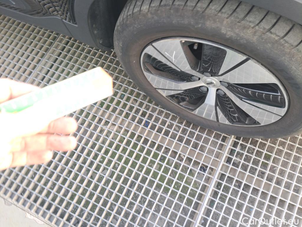  Volvo  XC 40 VOLVO XC40 / 2021 / 5P / todoterreno 1.5 T4 Recharge PHEV Core Auto #16