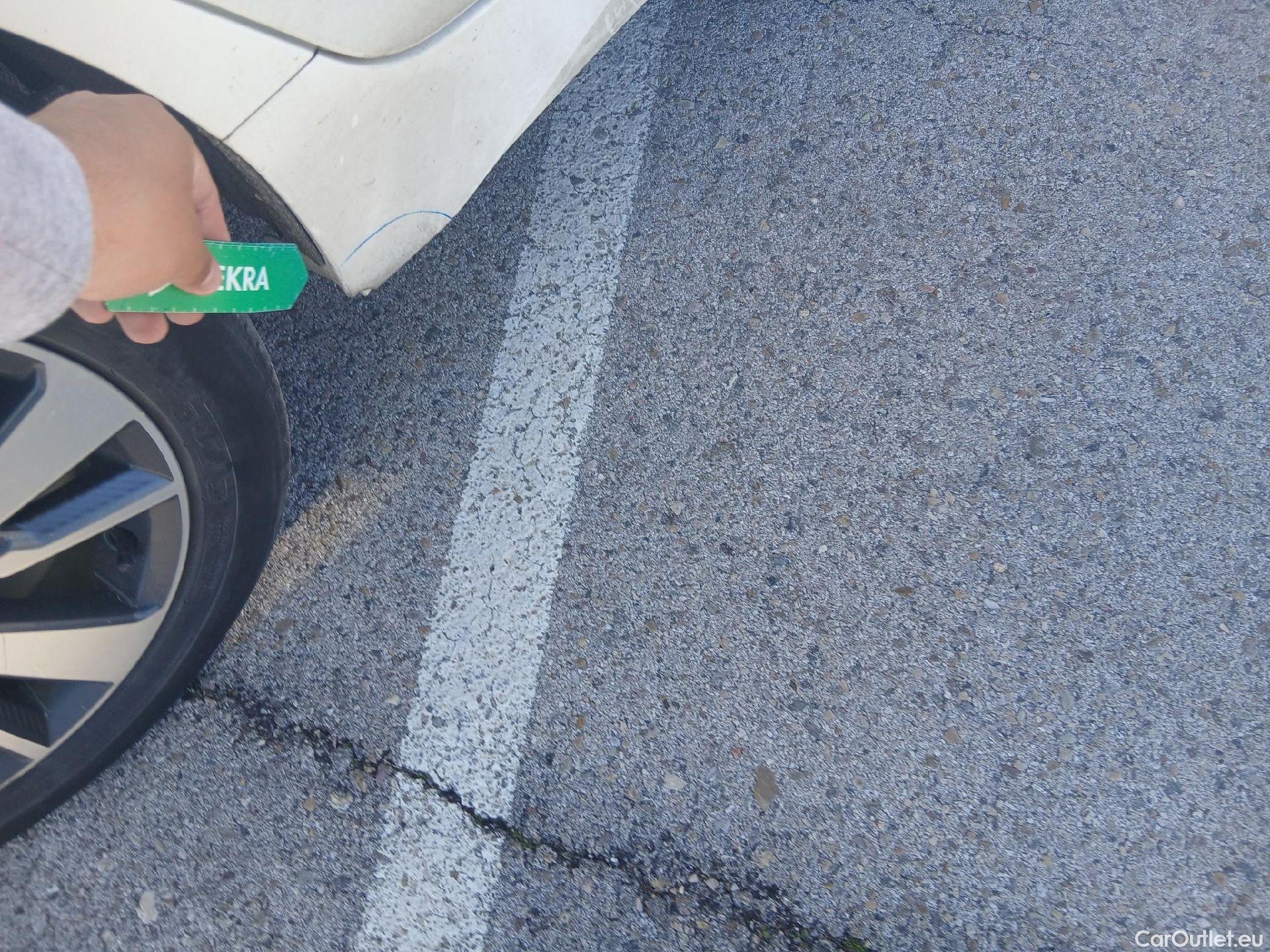  Nissan  Leaf NISSAN  / 2017 / 5P / berlina con portón 40kWh Acenta #23