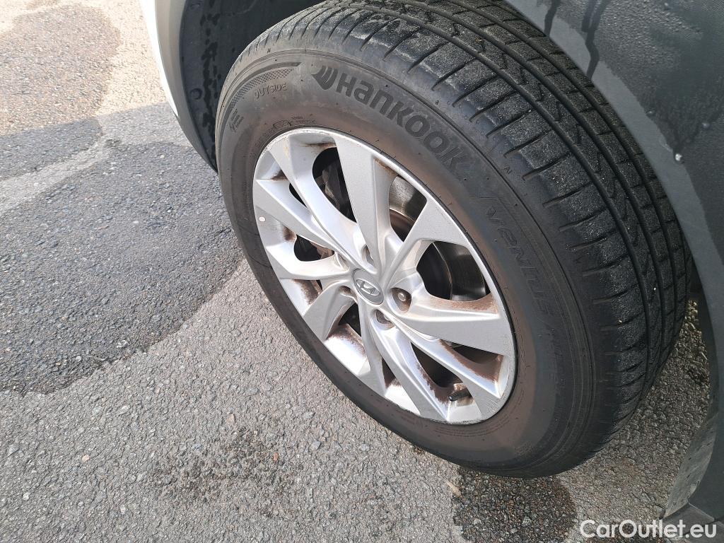  Hyundai  Tucson HYUNDAI  / 2018 / 5P / todoterreno 1.6 CRDI 85kW (116CV) 48V SLE 4X2(SP)(SL) #25