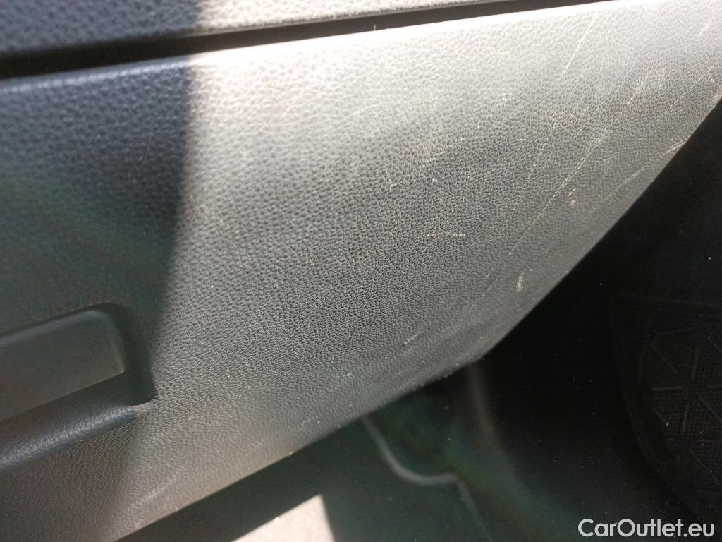  Toyota  RAV4 TOYOTA  / 2018 / 5P / todoterreno 2.5l 220H Advance #24