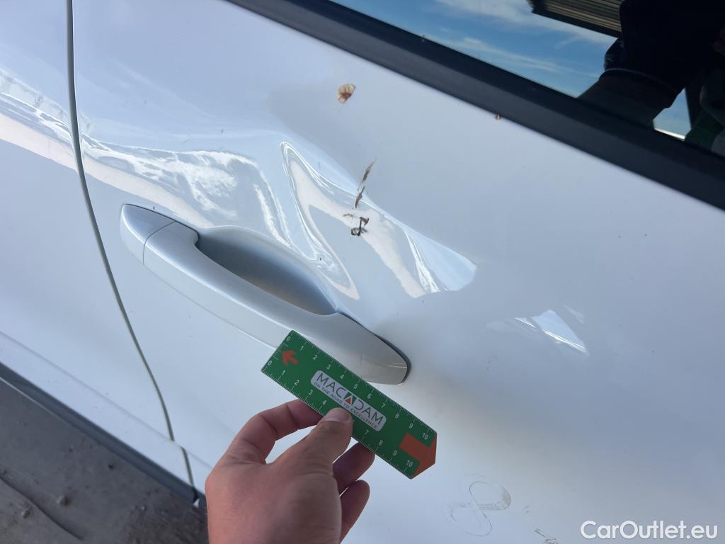  Renault  Clio RENAULT  / 2019 / 5P / berlina con portón Life SCe 49 kW (67CV) #4