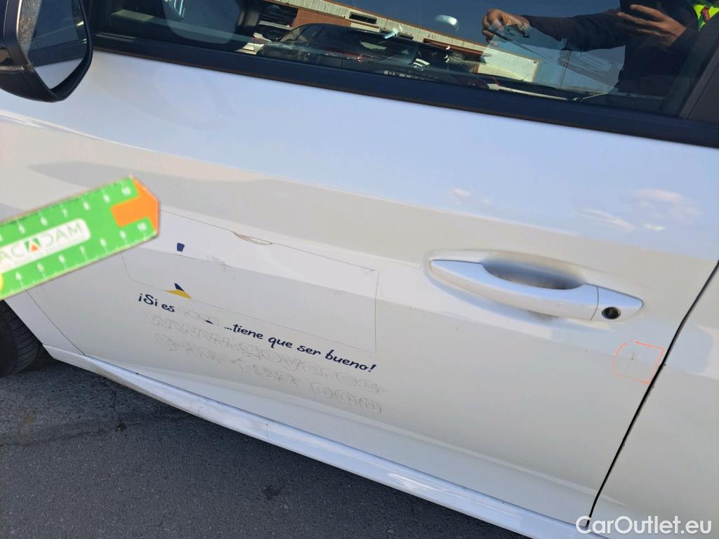  Peugeot  208 PEUGEOT  / 2019 / 5P / berlina con portón BlueHDi 73kW (100CV) Active Pack (AC2) #5