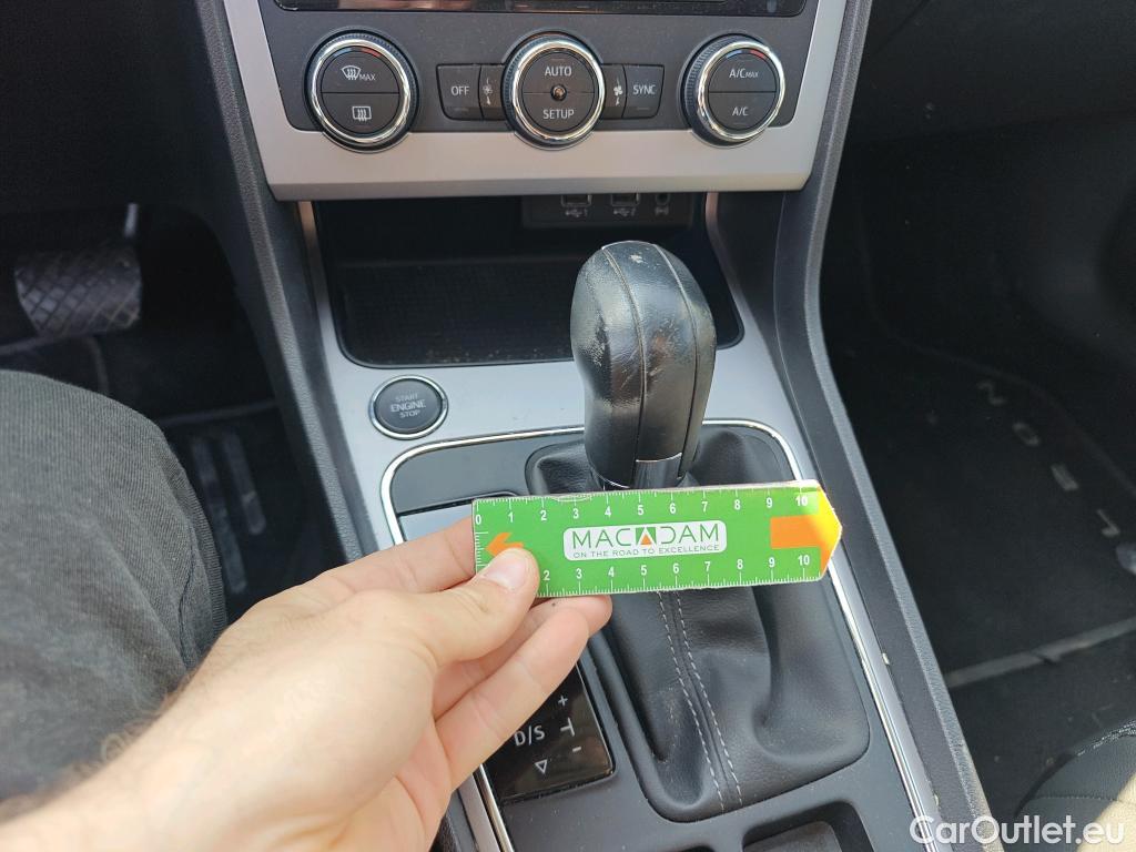  Seat  Leon SEAT León / 2016 / 5P / berlina con portón 2.0 TDI 110kW DSG-7 S&S Xcellence Ed Pl #11