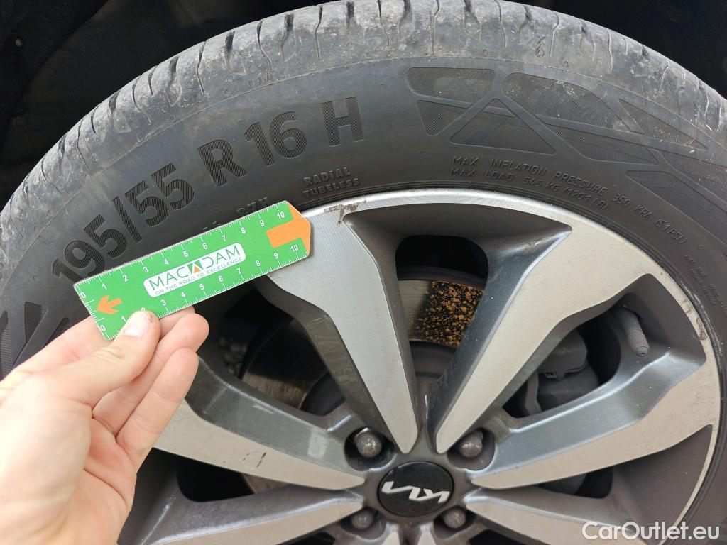  KIA  STONIC KIA  / 2017 / 5P / todoterreno 1.0 T-GDi 74kW (100CV) MHEV iMT Drive #33