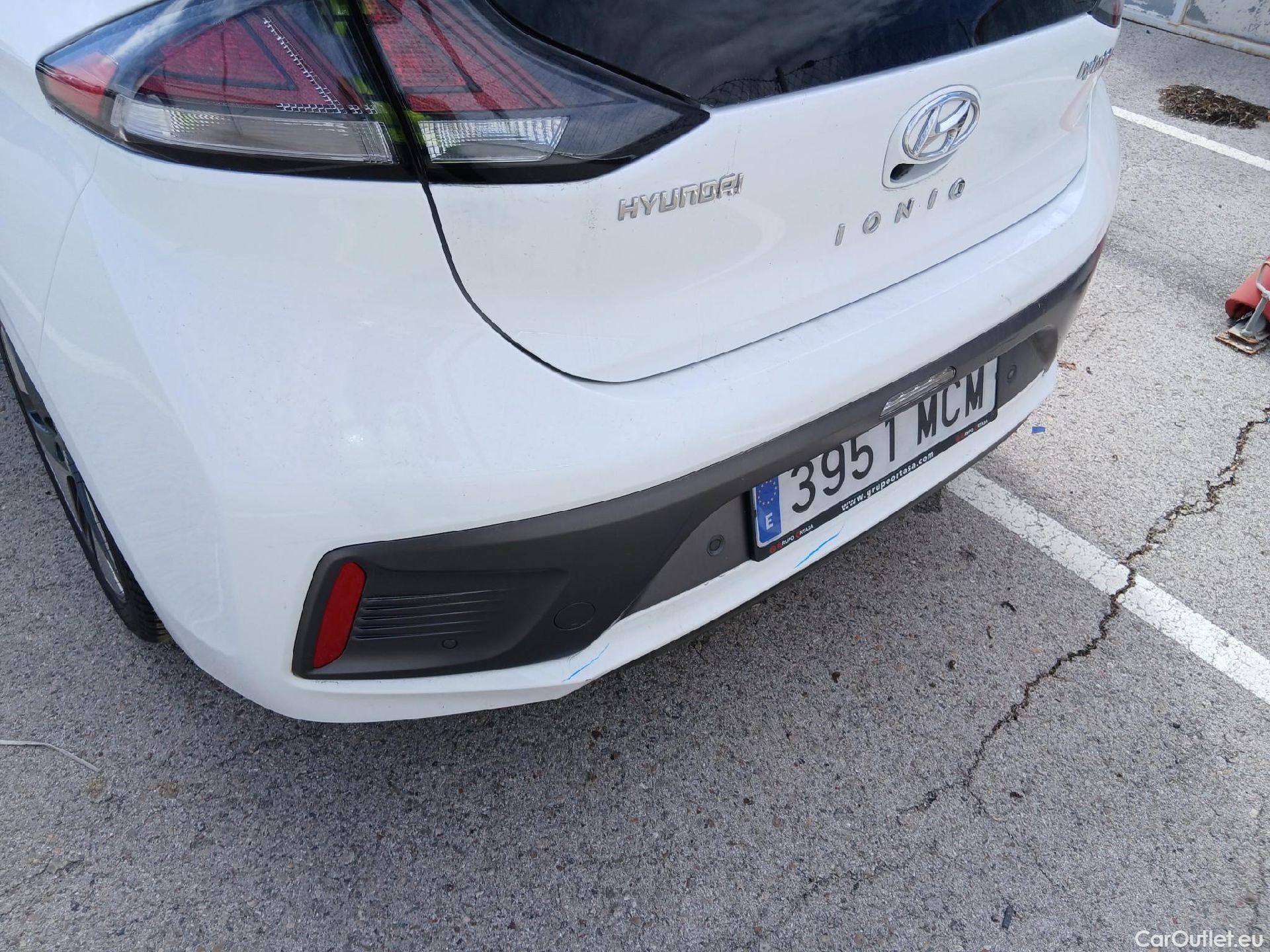  Hyundai   Ioniq HYUNDAI / 2019 / 5P / berlina con portón 1.6 GDI HEV Tecno DCT #15