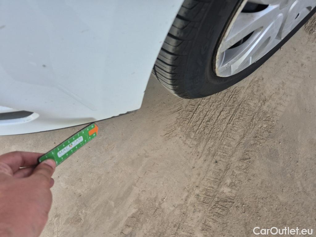  Renault  Clio RENAULT  / 2016 / 5P / berlina con portón Business TCe 66kW (90CV) GLP -18 #17