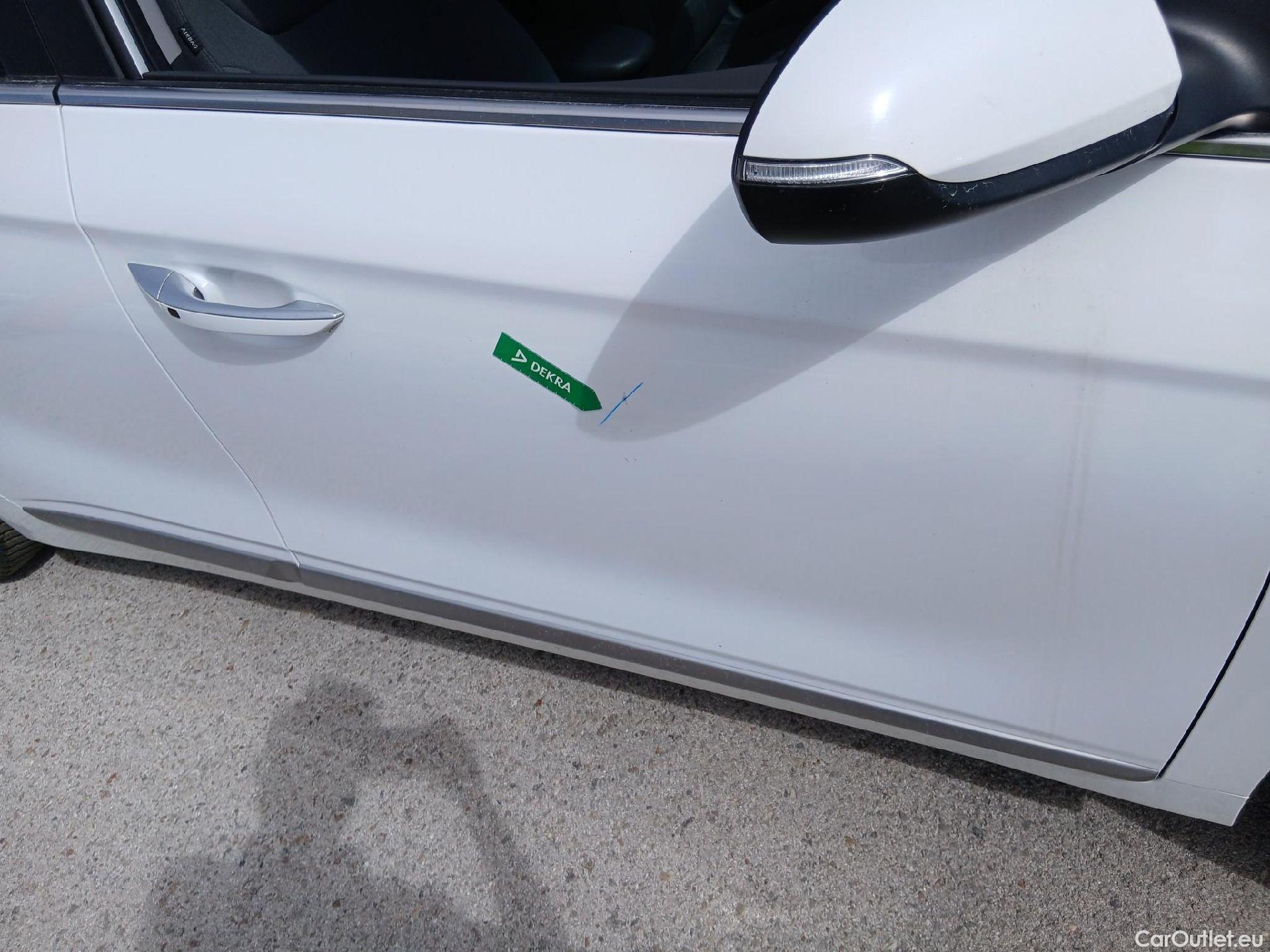  Hyundai   Ioniq HYUNDAI / 2019 / 5P / berlina con portón 1.6 GDI HEV Tecno DCT #26