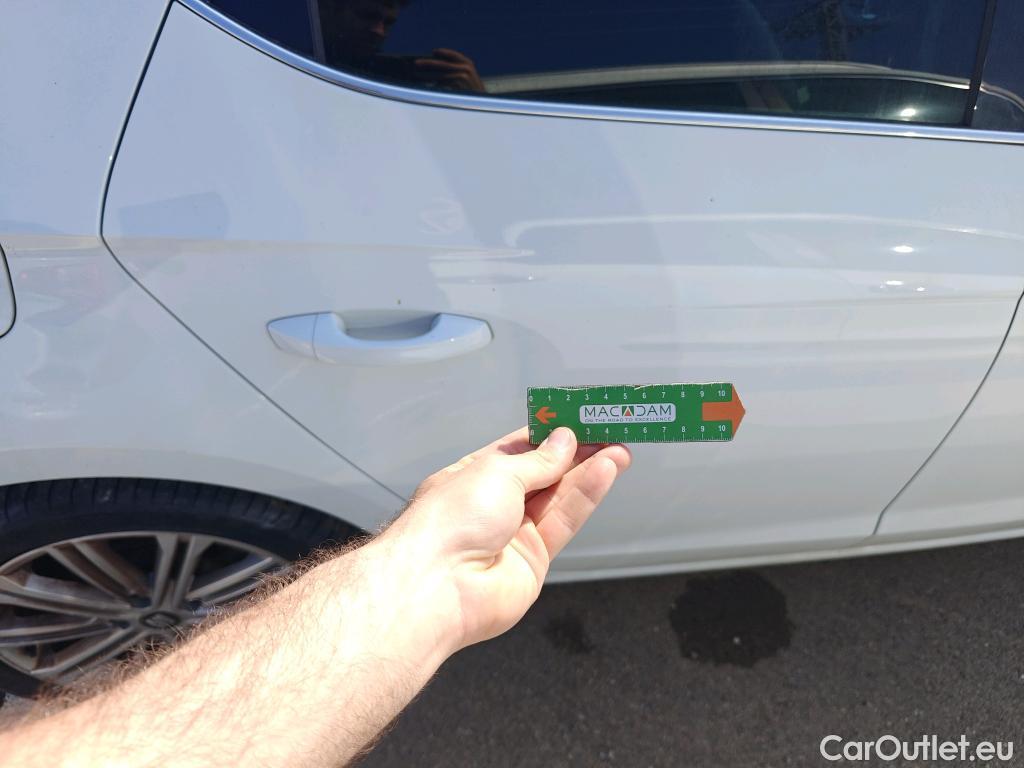  Seat  Leon SEAT León / 2016 / 5P / berlina con portón 2.0 TDI 110kW DSG-7 S&S Xcellence Ed Pl #37