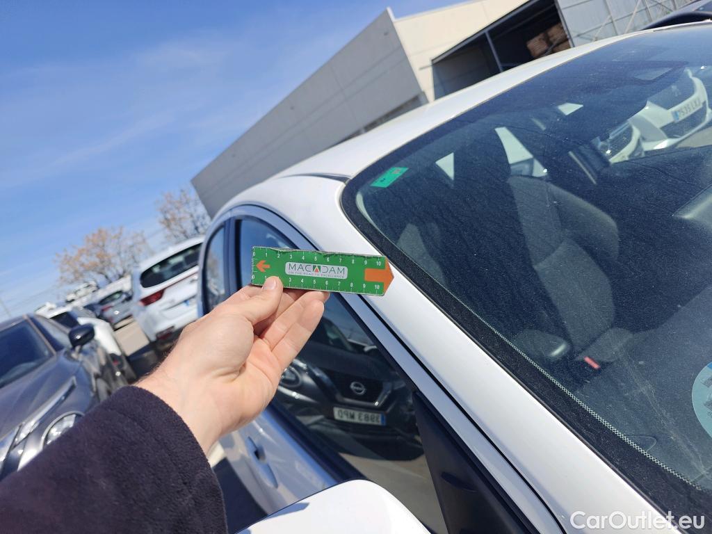  Toyota  Yaris TOYOTA  / 2020 / 5P / berlina con portón 1.5 120H Business Plus #6