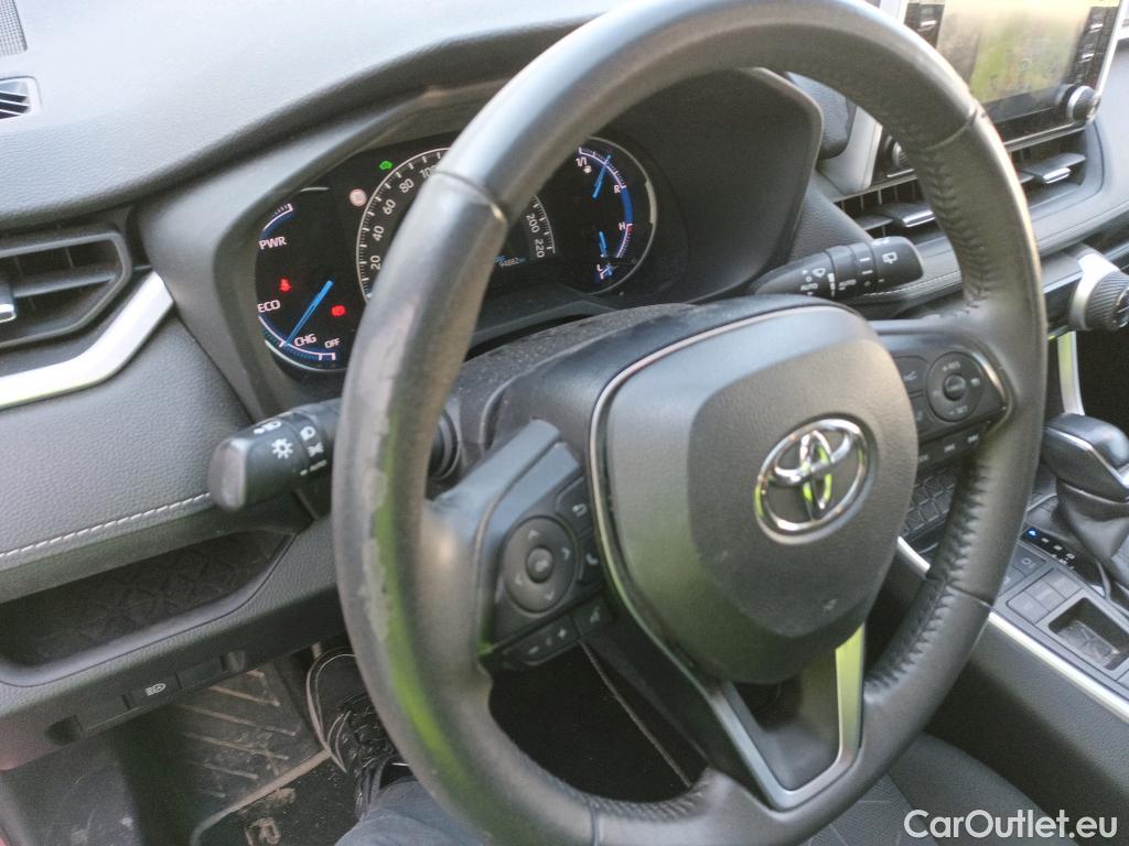  Toyota  RAV4 TOYOTA  / 2018 / 5P / todoterreno 2.5l 220H Advance #29