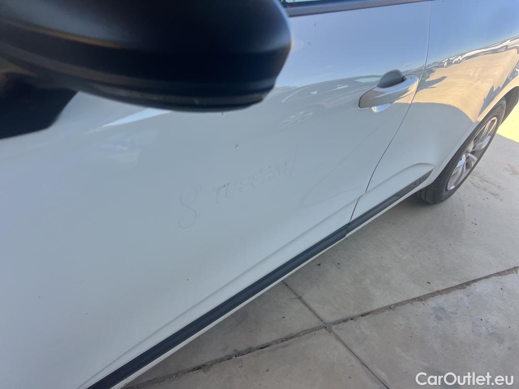  Renault  Clio RENAULT  / 2019 / 5P / berlina con portón Life SCe 49 kW (67CV) #10