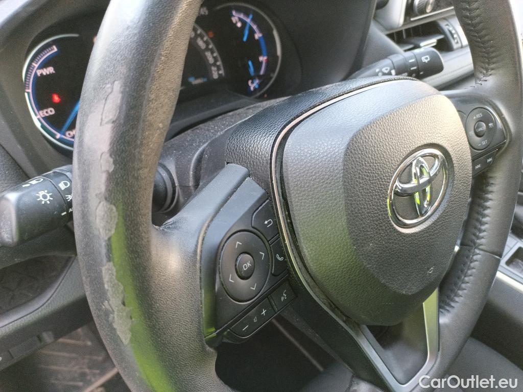  Toyota  RAV4 TOYOTA  / 2018 / 5P / todoterreno 2.5l 220H Advance #30