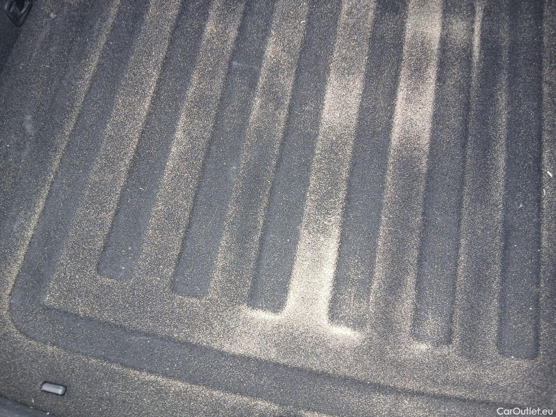  Hyundai   Ioniq HYUNDAI / 2019 / 5P / berlina con portón 1.6 GDI HEV Tecno DCT #19