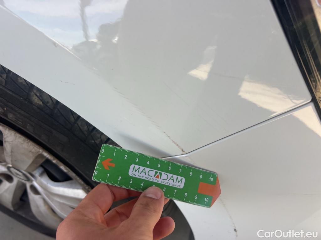  Renault  Clio RENAULT  / 2019 / 5P / berlina con portón Life SCe 49 kW (67CV) #20