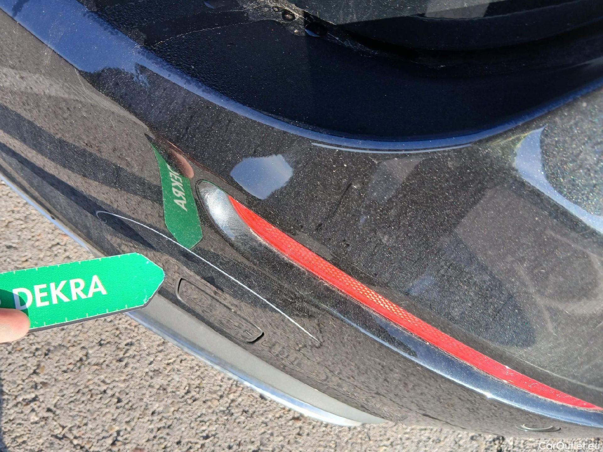  Mercedes  A-Klasse MERCEDES-BENZ Clase A / 2018 / 5P / berlina con portón A 180 d #17