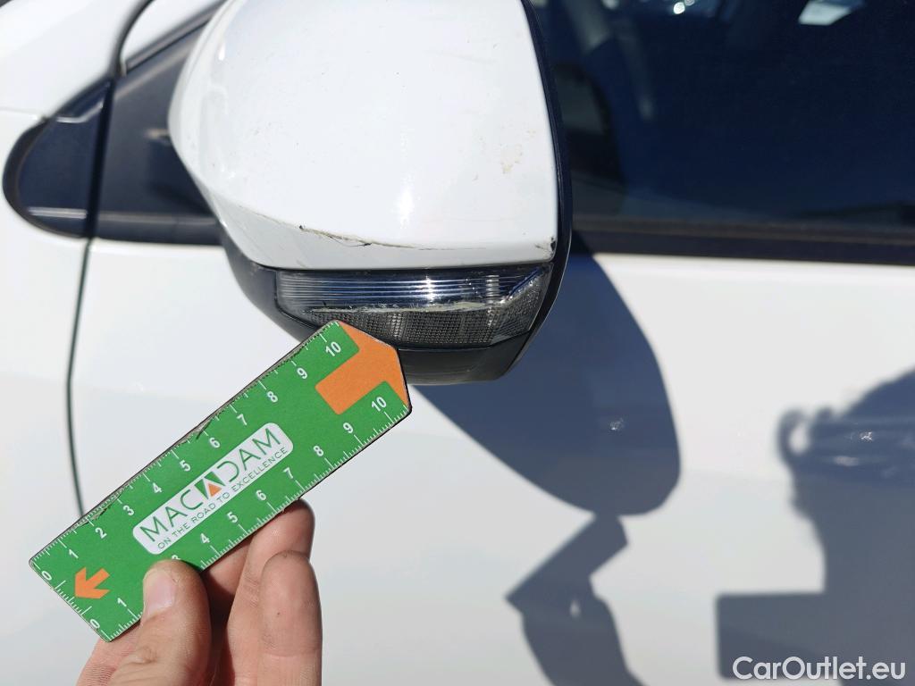  Toyota  Yaris TOYOTA  / 2020 / 5P / berlina con portón 1.5 120H Business Plus #10