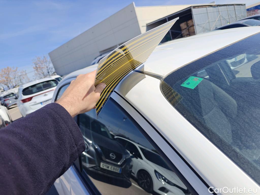  Toyota  Yaris TOYOTA  / 2020 / 5P / berlina con portón 1.5 120H Business Plus #8