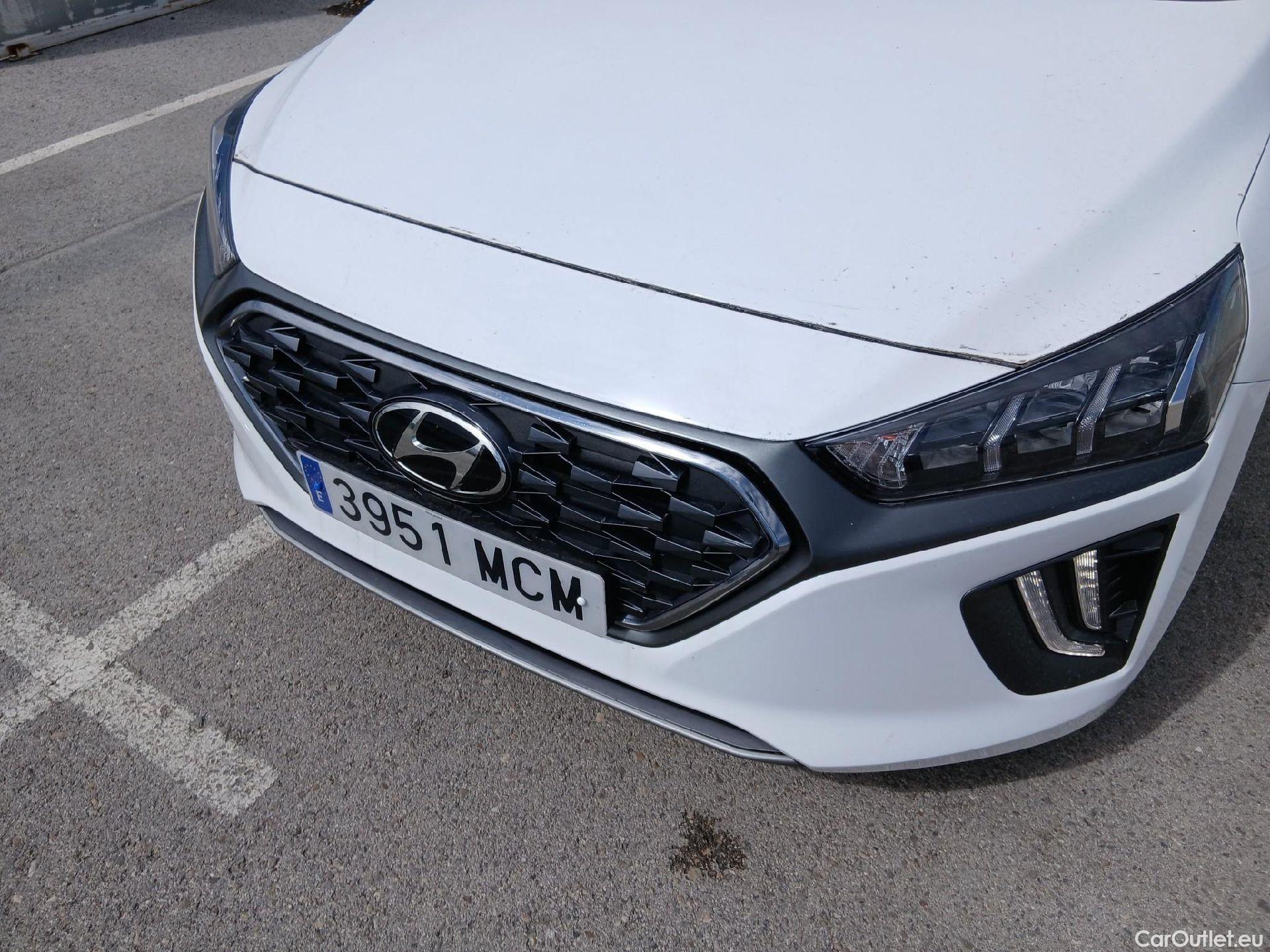  Hyundai   Ioniq HYUNDAI / 2019 / 5P / berlina con portón 1.6 GDI HEV Tecno DCT #5