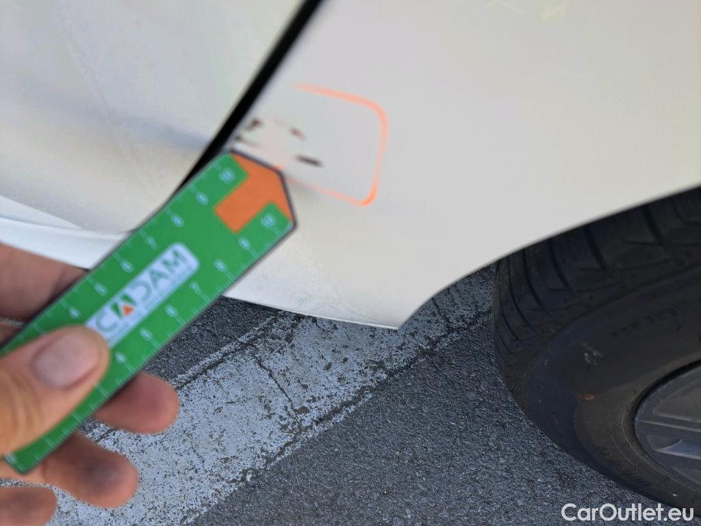  Peugeot  208 PEUGEOT  / 2019 / 5P / berlina con portón BlueHDi 73kW (100CV) Active Pack (AC2) #30