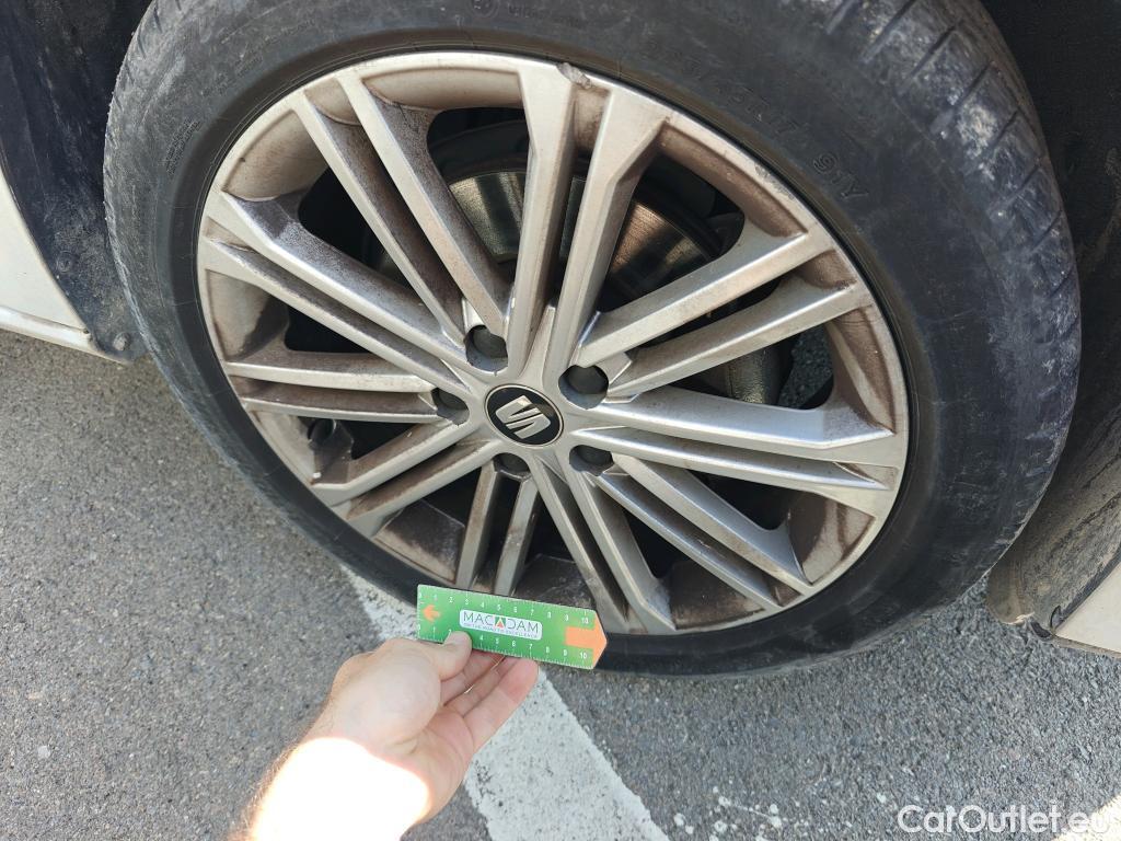  Seat  Leon SEAT León / 2016 / 5P / berlina con portón 2.0 TDI 110kW DSG-7 S&S Xcellence Ed Pl #4