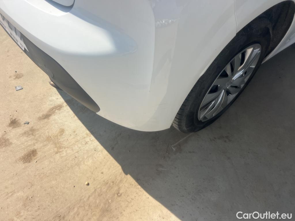  Peugeot  208 PEUGEOT  / 2019 / 5P / berlina con portón BlueHDi 73kW (100CV) Active #30