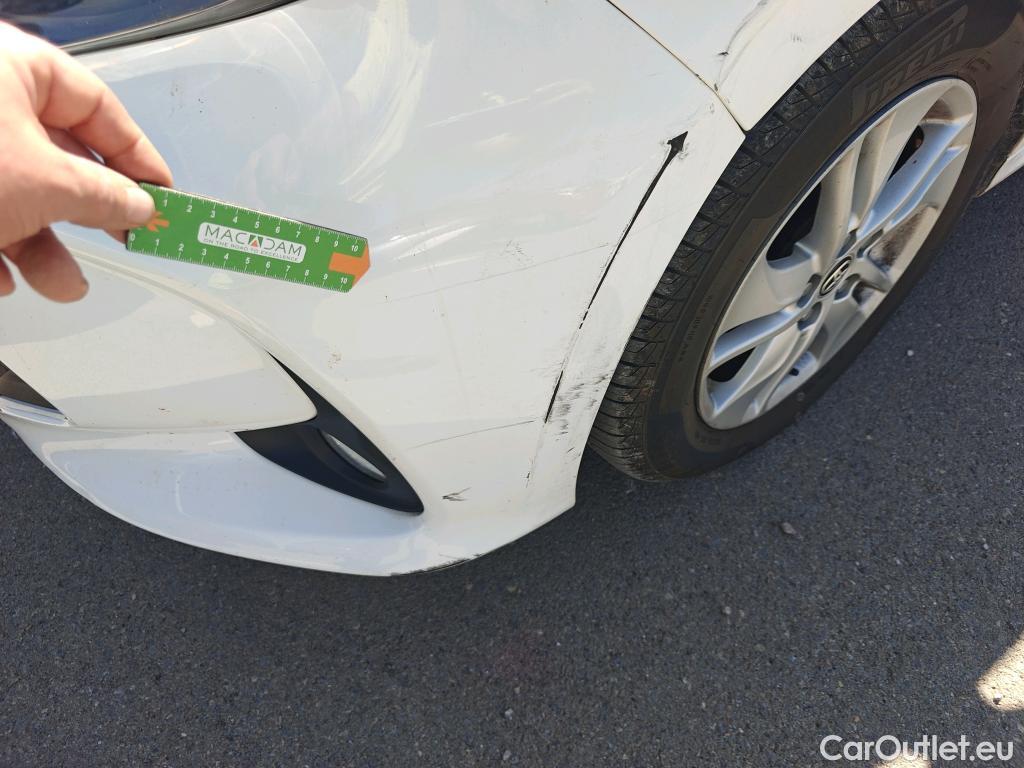  Toyota  Yaris TOYOTA  / 2020 / 5P / berlina con portón 1.5 120H Active Tech #35