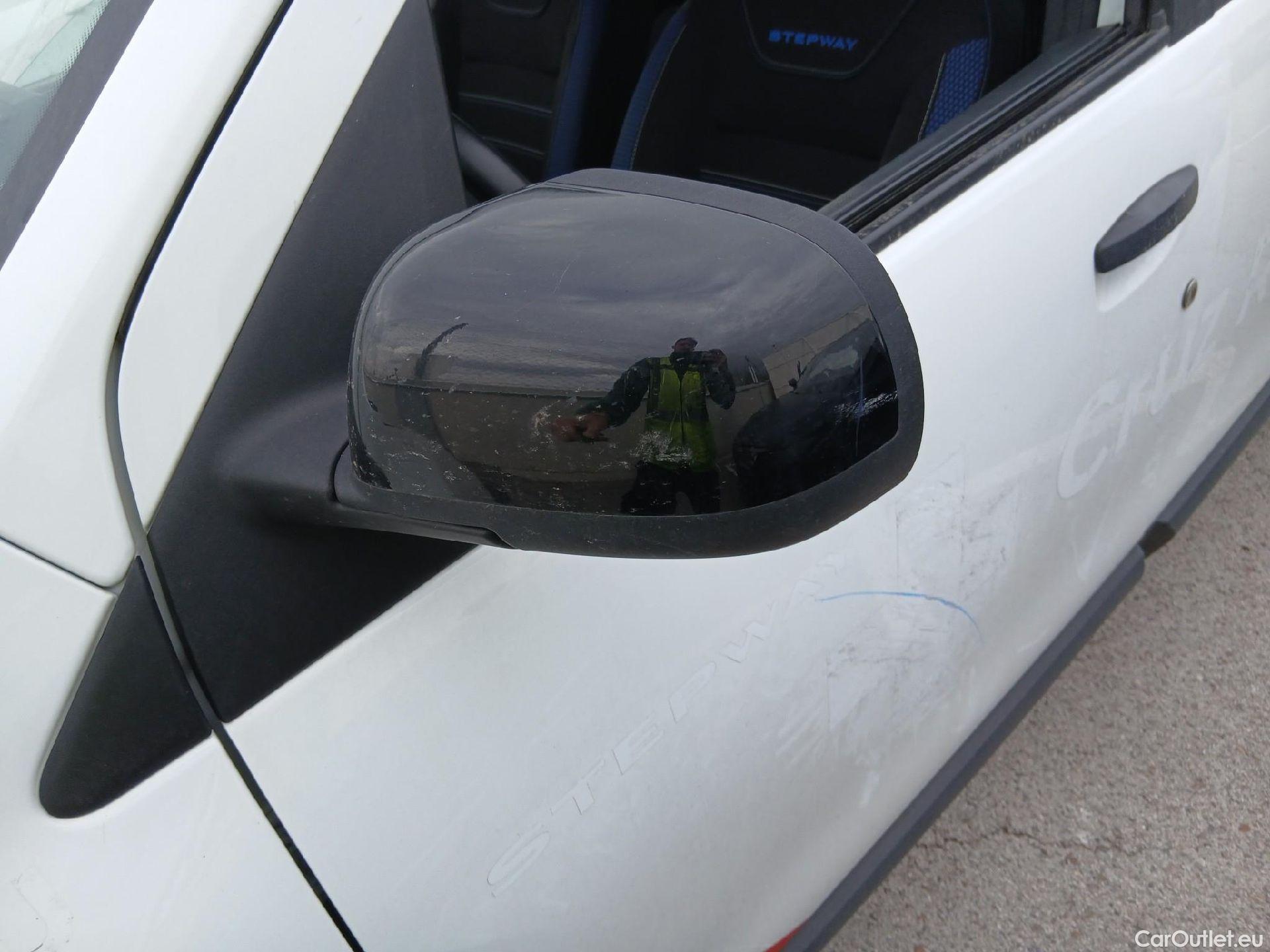  Dacia  Lodgy DACIA  / 2012 / 5P / monovolumen compacto SL Aniversario Blue dCi 85kW(115CV) 7Pl(SP) #24