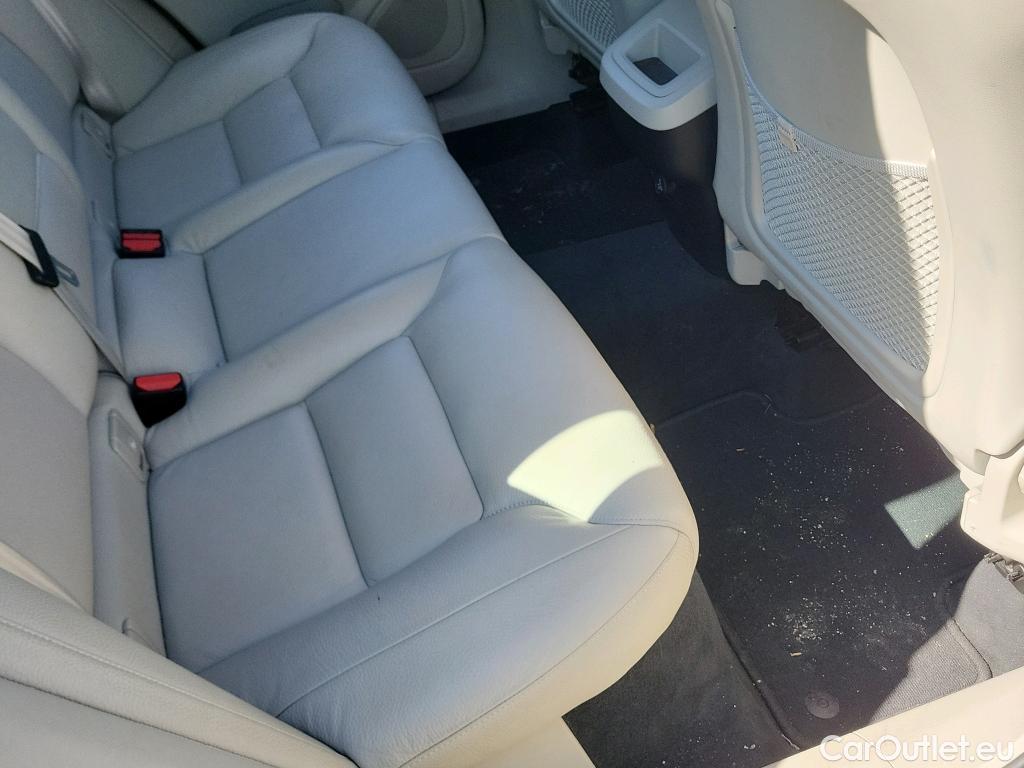  Volvo  XC60 VOLVO  / 2017 / 5P / todoterreno 2.0 D4 Inscription Auto #24