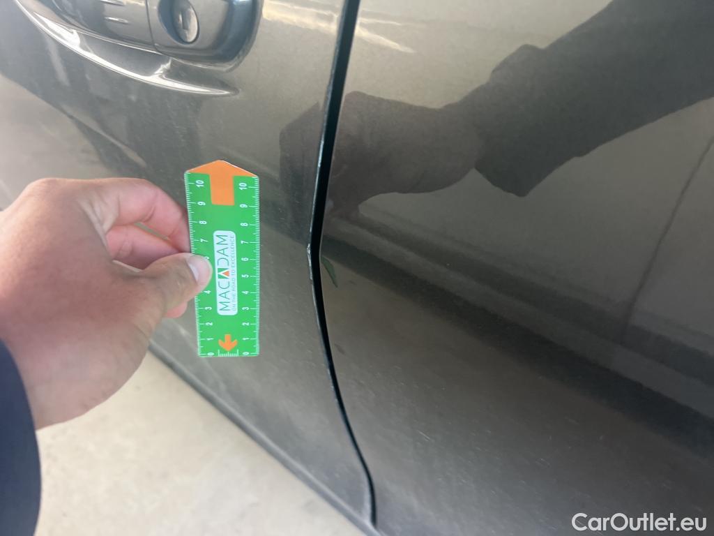  Peugeot  508 PEUGEOT  / 2018 / 5P / berlina con portón 5P Business Line BlueHDi 130 EAT8 (AC) #4